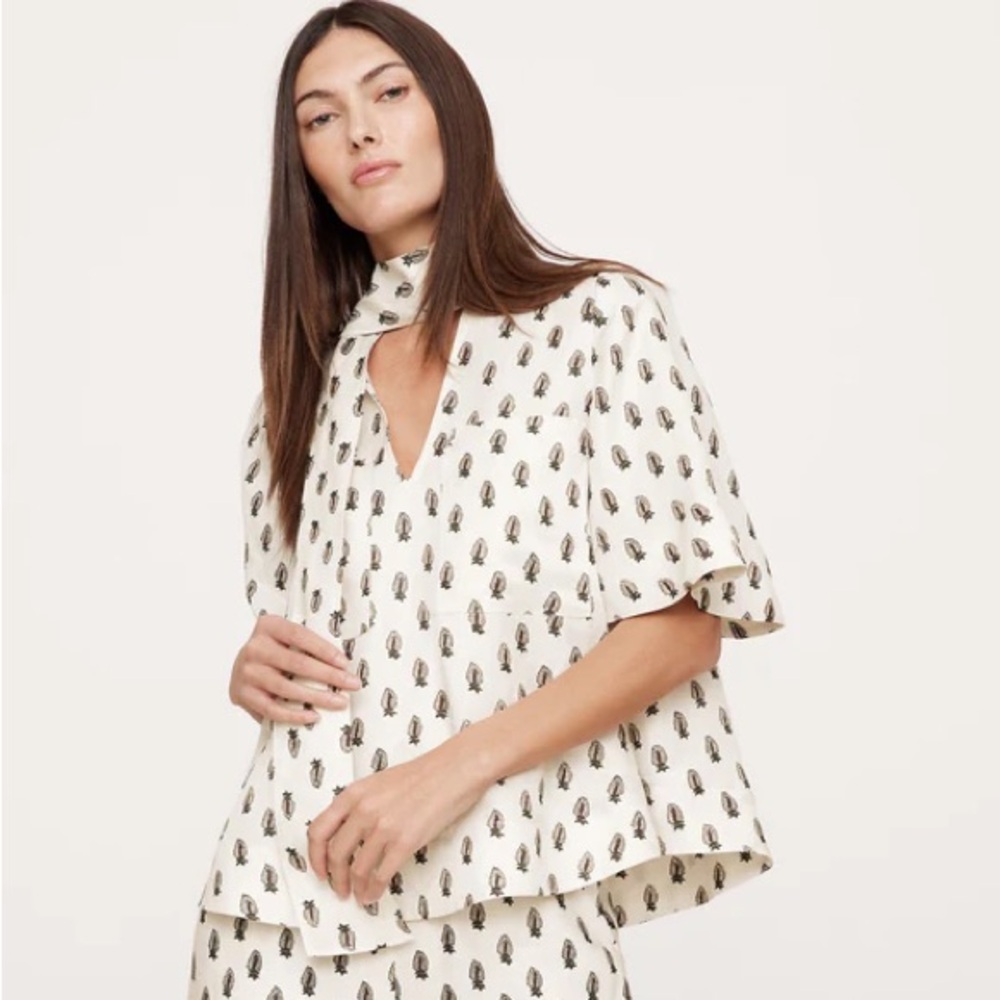 Like New Banana Republic Viscose Linen Tie Neck Top